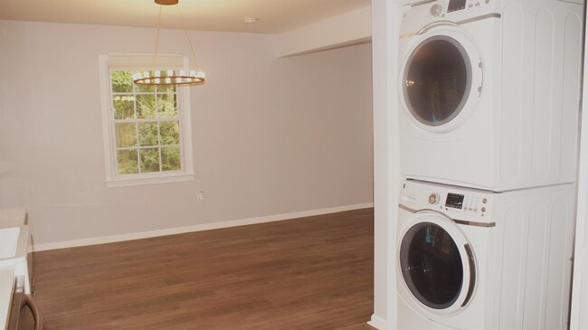 Building Photo - 3957 Kiwanis Loop