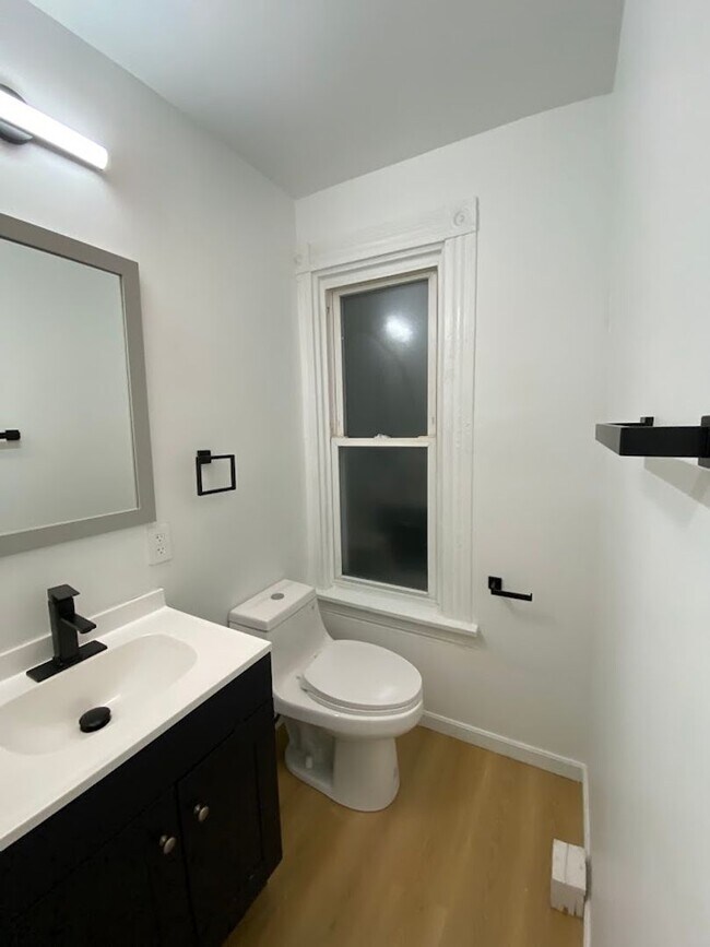 Building Photo - Newly updated 3 bedroom 1 bath house for Rent!