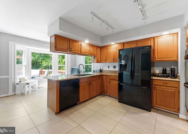 Building Photo - 12153 Abbey Glen Ct