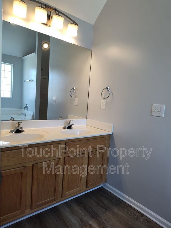 Building Photo - 3627 Pauline Ln