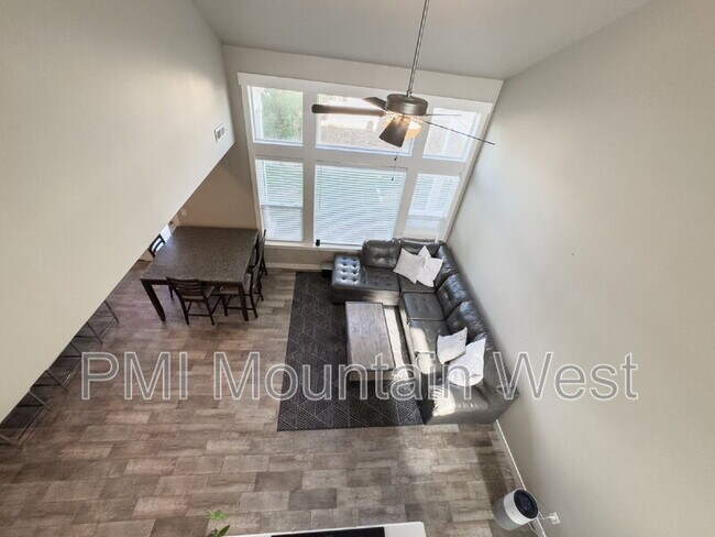 Building Photo - 12702 Stone Heights Dr