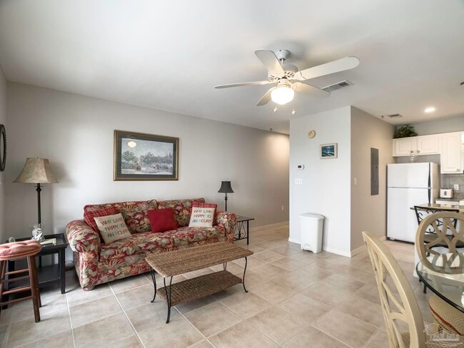 Building Photo - 13500 Sandy Key Dr