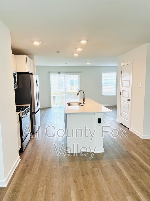 Building Photo - 879 Briar Gln Ct