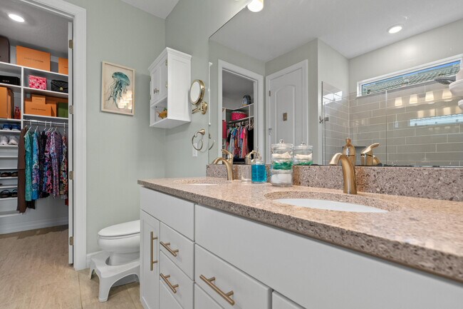 Building Photo - 10454 SW Captiva Dr