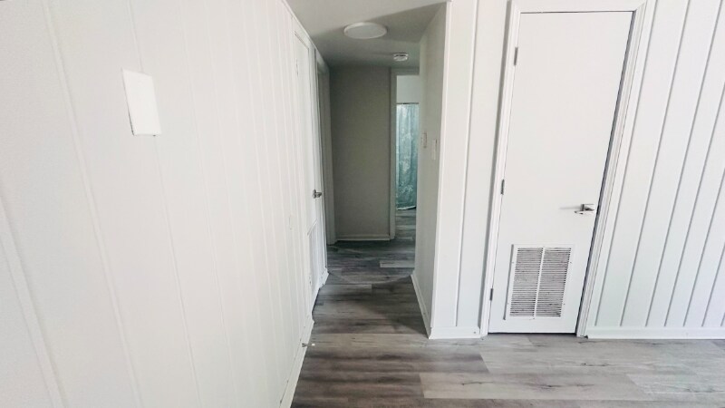 Building Photo - 2560 La Deara Crest Ln