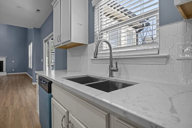 Building Photo - Earn Wealth While Leasing - Like a Homeowner - Lease to Own