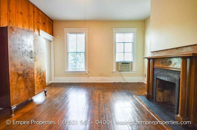 Building Photo - Charming Midtown Aparment with Wood Floors