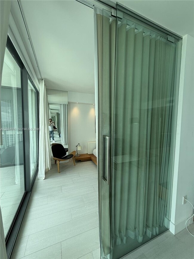 Building Photo - 460 NE 28th St