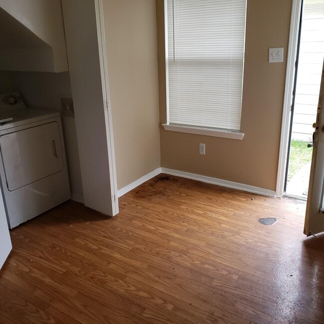 Building Photo - 1569 Nichole Woods Dr