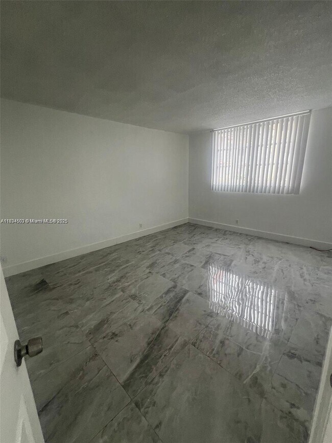 Building Photo - 406 NW 68th Ave