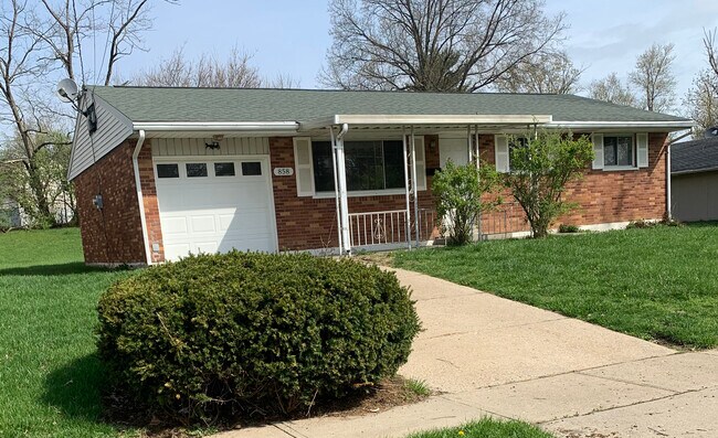 Building Photo - 858 Heatherstone Dr