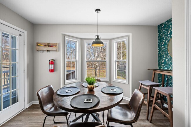 Building Photo - Fully Furnished | Bonus Room | Fenced Yard |No Backyard Neighbors!