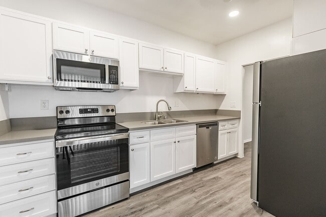 Interior Photo - 1865 North Fuller Ave