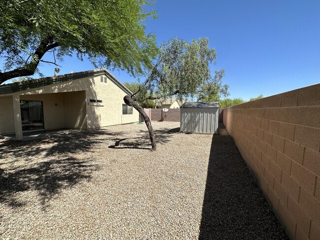 Building Photo - 2425 S 159th Ln