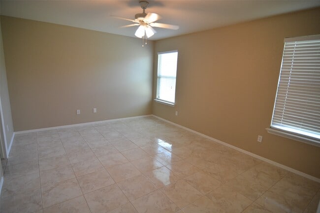 Building Photo - 16215 Willowford Ct