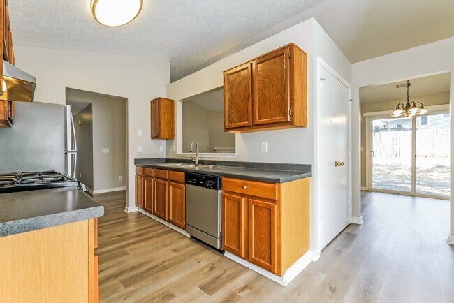 Building Photo - 640 Stonebridge Loop