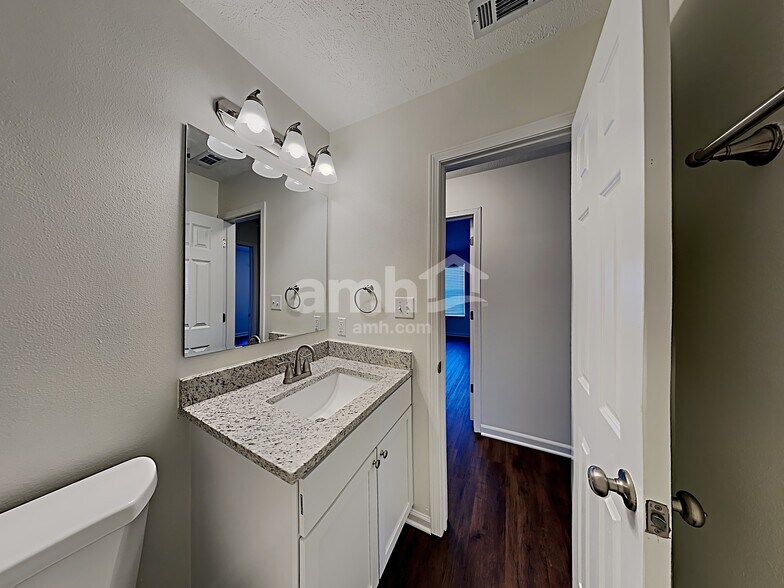 Building Photo - 13232 Golden Ash Ct
