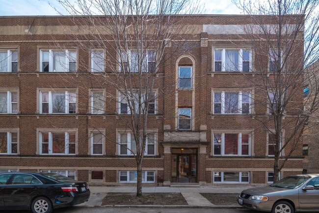 Primary Photo - 6721 N Lakewood Ave