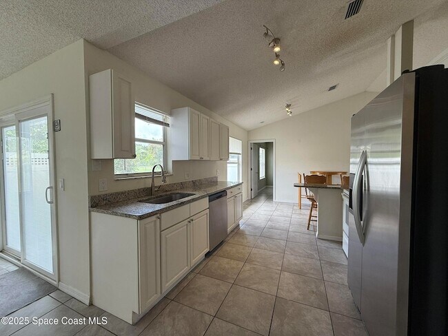 Building Photo - 3506 Egret Dr