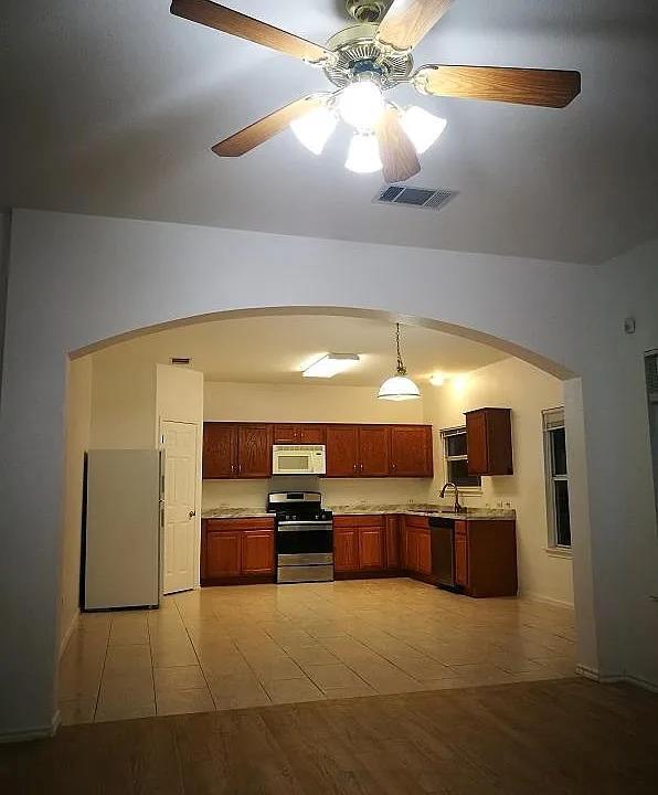 Building Photo - 713 Camino Alto Dr