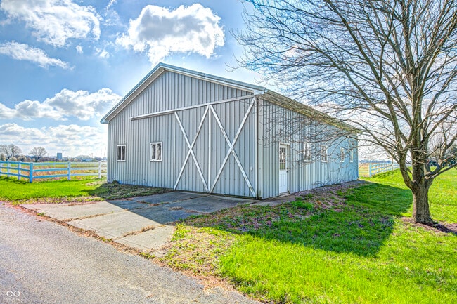 Building Photo - 2009 W 250 N