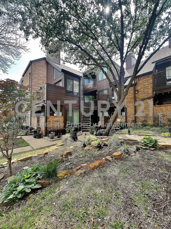 Lovely 1/1 Condo in Small, Gated Community 1700 Baird Farm Cir Arlington TX 76006 Apartment