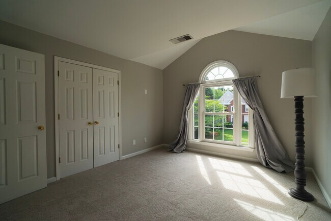 Building Photo - 6850 Weatherstone Way