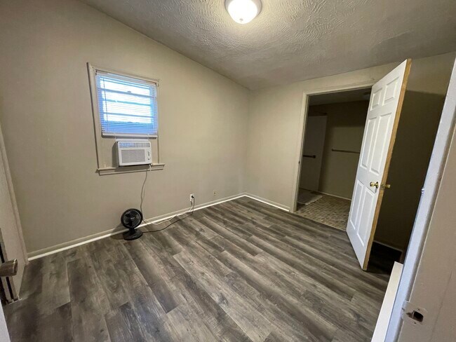 Building Photo - 5421 N 37th St