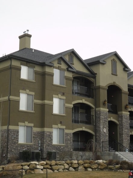Building Photo - 574 S 2150 W