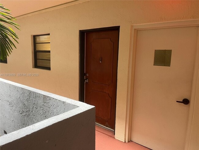 Building Photo - 1250 Lincoln Rd