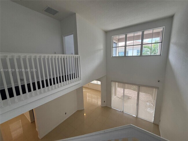 Building Photo - 10802 NW 84th Ln