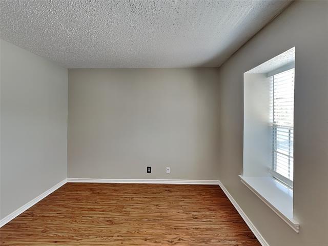 Building Photo - 931 Roaring Springs Rd