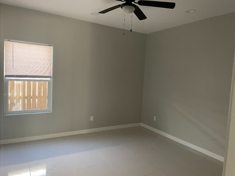 Building Photo - 404 W St Helena Ave