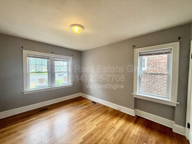 Building Photo - 5246 Chippewa St