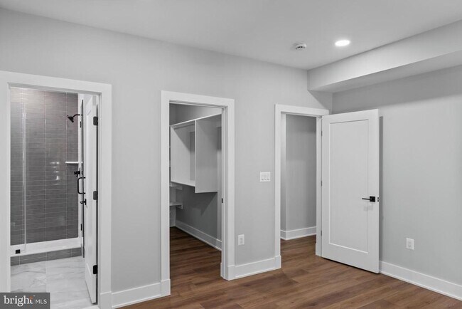 Building Photo - 11550 Henderson Rd