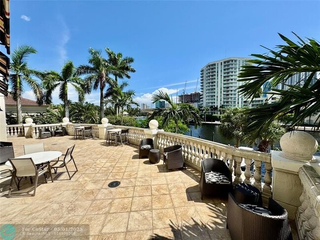 Building Photo - 610 W Las Olas Blvd