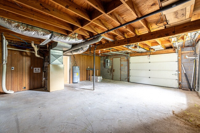 Building Photo - 307 McMaster Pl