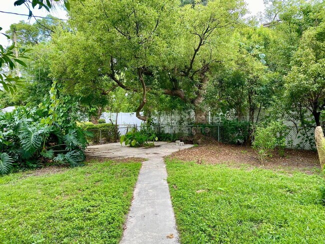 Building Photo - 4030 Corrine Dr