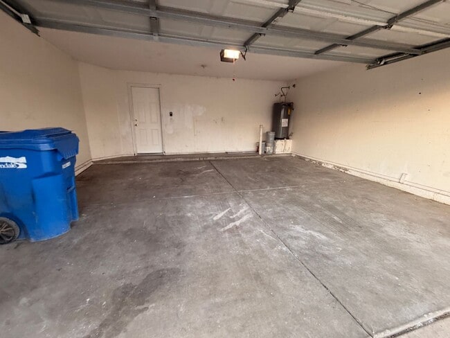 Building Photo - Refinished 4 by 2.5 Avondale Home - Corner...