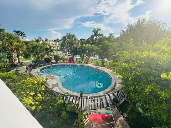 Building Photo - 455 Golden Isles Dr