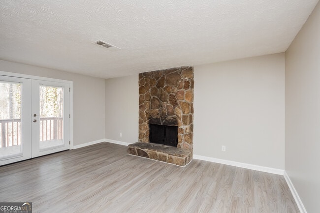 Building Photo - 5176 Martins Crossing Rd