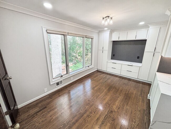 Building Photo - Beautifully Updated 4-Bedroom Home in Top-Rated Walton High District