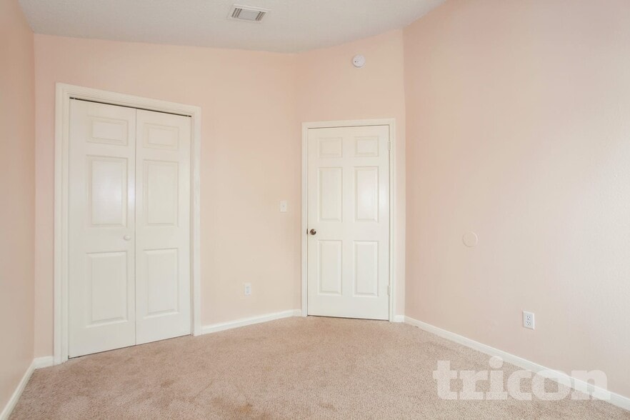 Building Photo - 3206 Boynton Dr