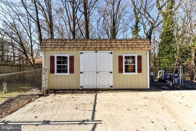 Building Photo - 722 Glenside Dr