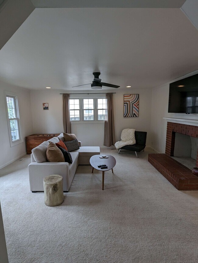 Building Photo - 1805 Bennett St