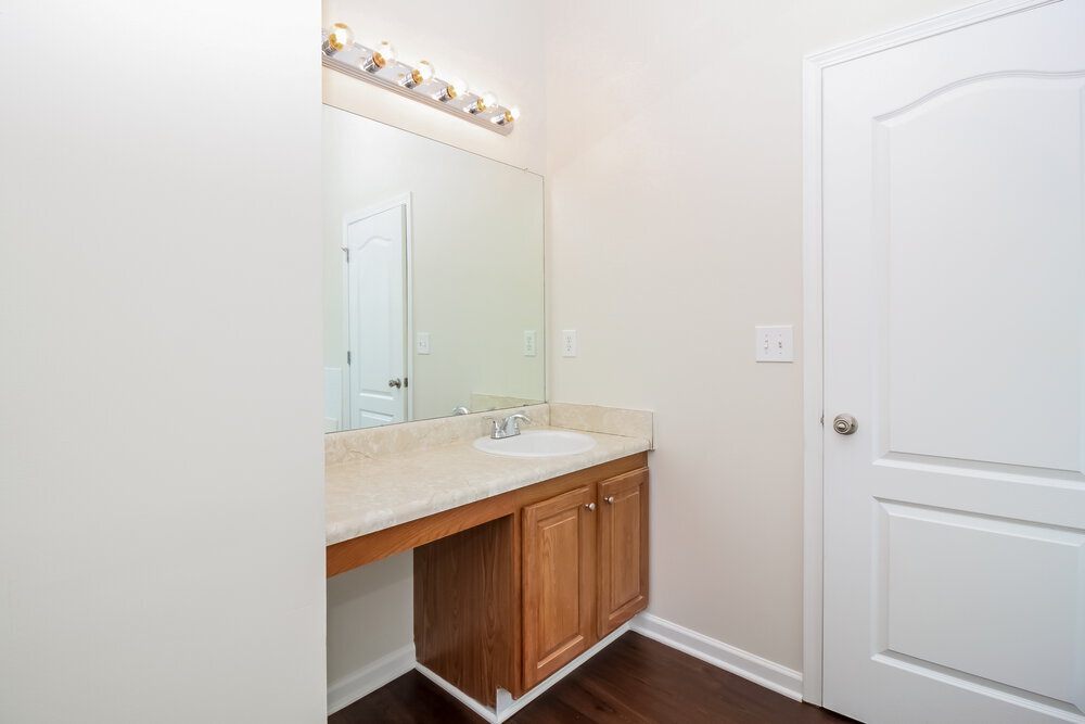 Building Photo - 604 Mohawk Cir