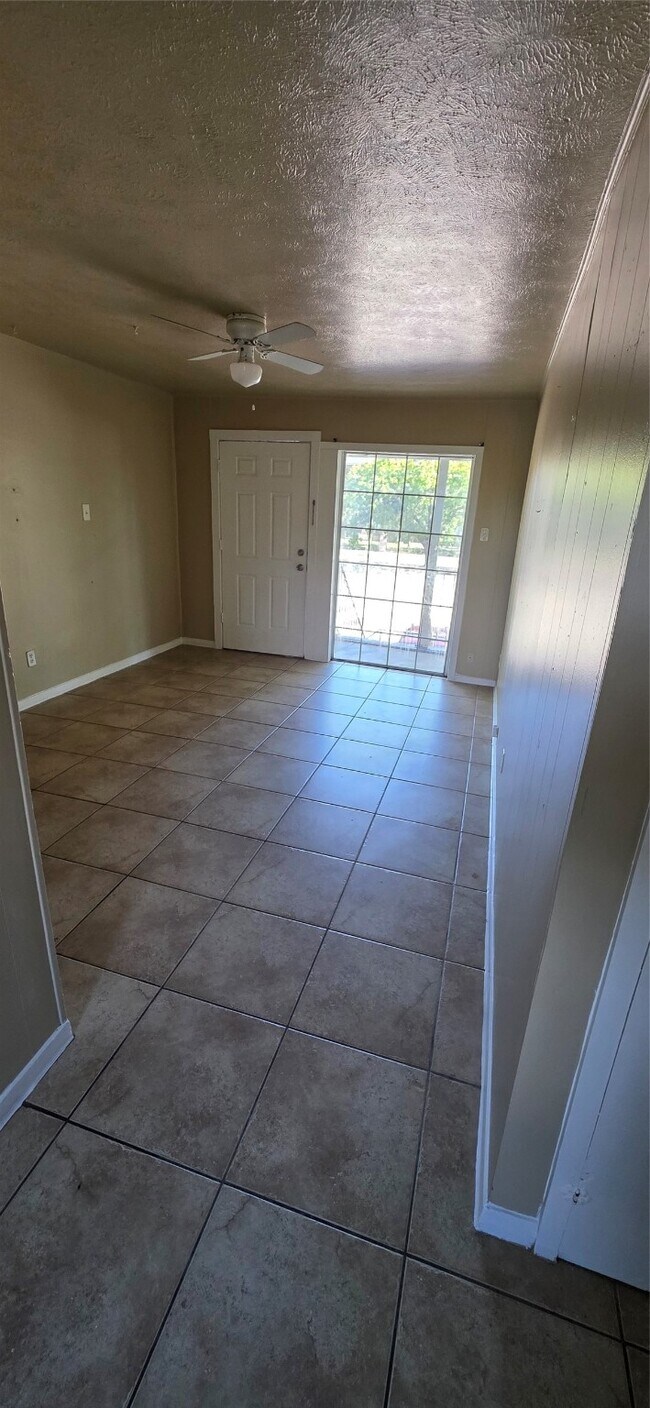 Building Photo - 4005 Irvington Blvd