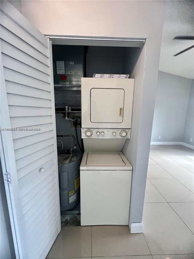 Building Photo - 660 Cypress Club Way