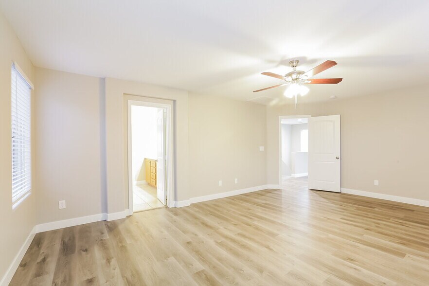 Building Photo - 7333 Caballo Range Ave