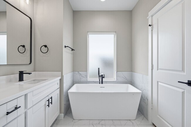 Building Photo - 413 Stonework Garden Ln